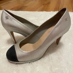 Chanel Elegant Silver and Black Women's Heels